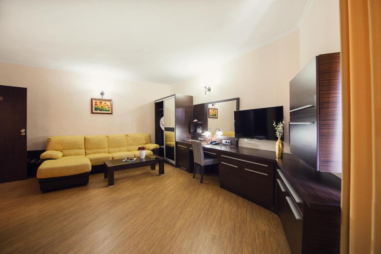 Family Hotel Hebar Μπατάκ Εξωτερικό φωτογραφία