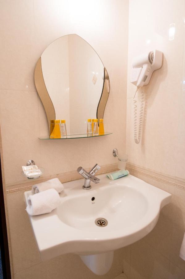 Family Hotel Hebar Μπατάκ Εξωτερικό φωτογραφία