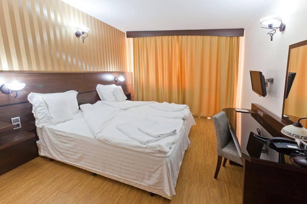 Family Hotel Hebar Μπατάκ Εξωτερικό φωτογραφία